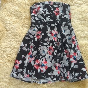Express Black Floral Print Strapless Dress Size 8 Feminine/Party /Y2K Fun
